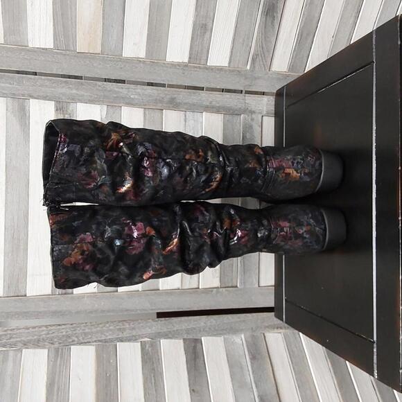 Stylish Floral Slouchy Boots | 6 1/2W - Picture 4 of 8